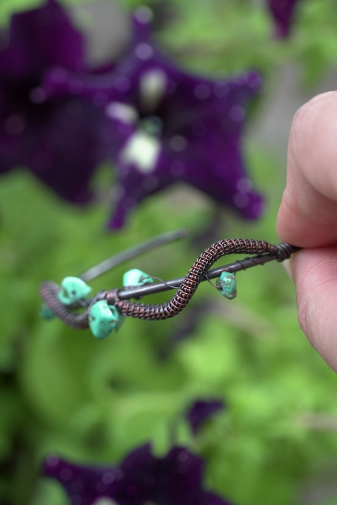 Dyed Howlite Copper Coil Bangle