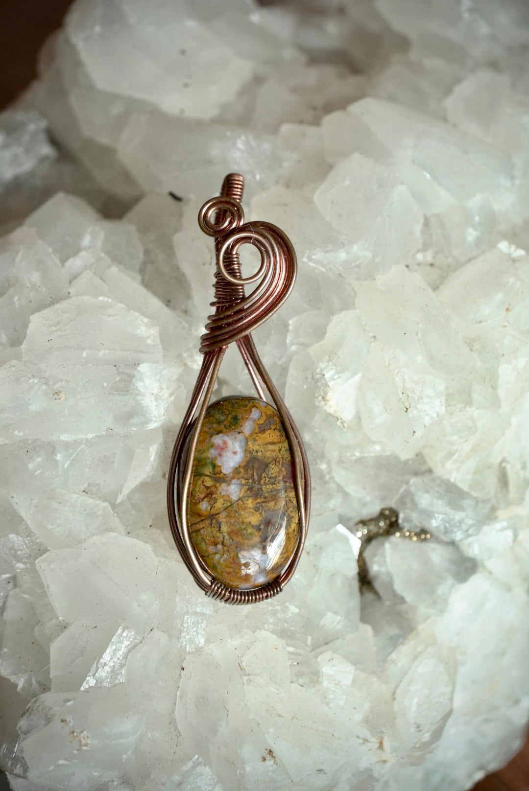 Moroccan Seam Agate in Copper