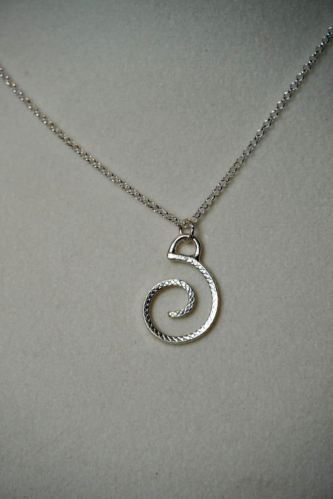 Patterned Silver Swirl Necklace