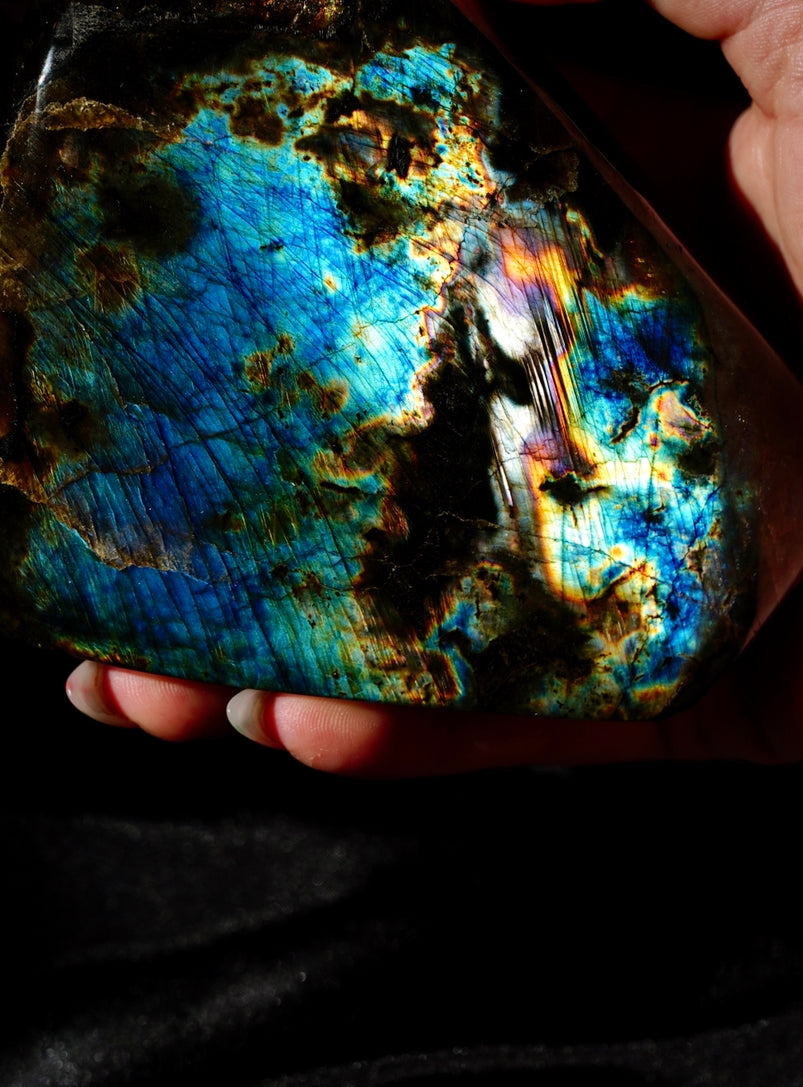 Labradorite Free Form Crystal showcasing vibrant colors and natural beauty – perfect for healing and spiritual growth